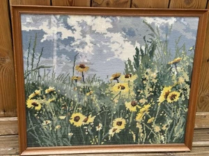 Vintage Tapestry Picture Completed Needlepoint Sunflowers Framed 60cm X 59.5cm - Picture 1 of 5