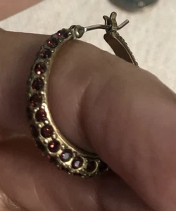 Vintage LC Liz Claiborne goldfarbene Faux antike Rubin Creolen - Bild 1 von 5