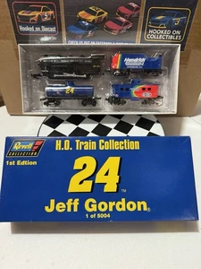 Jeff Gordon #24 DuPont 1996 1/64 4 PIECE H.O. TRAIN SET DIECAST - Picture 1 of 6