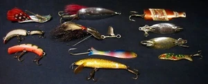 11 señuelos de pesca antiguos raros de colección para oferta ~ señuelo de cerveza Schlitz - Imagen 1 de 4