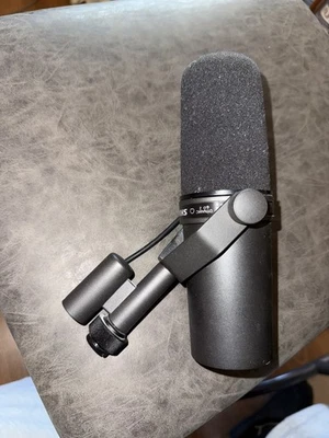 Shure SM7B - Dynamisches Studiomikrofon - schwarz - Bild 1 von 3