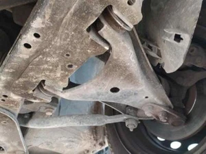 8200942392 bras de suspension inférieur avant gauche pour RENAULT TWINGO 4888500 - Picture 1 of 3