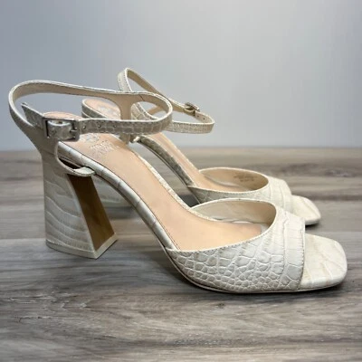 Sandália de salto Vince Camuto Roellan tamanho 8,5M 39 alça de tornozelo couro em relevo cobra - Imagem 1 de 4