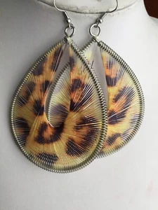 Black and yellowish color leopard style drop earring - Picture 1 of 2