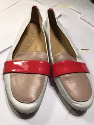 Mocassim sem salto feminino Ivanka Trump nu, branco e laranja - Imagem 1 de 4