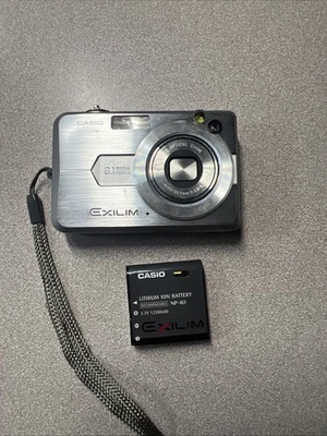 Casio EXILIM EX-Z850 8.1MP 2.5" LCD 3X Zoom Digital Camera W/batt *Untested* - Image 1 of 4