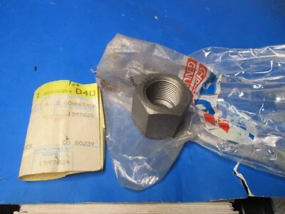 Conector aspirador aguas abajo N.O.S. para 84 Dodge Rampage 6032254 Foto 1 de 3