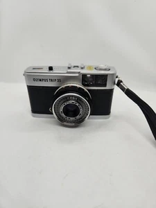 Cámara fotográfica Olympus Trip 35 con lente Zuiko 40 mm f2,8 - casi como nueva - Imagen 1 de 6