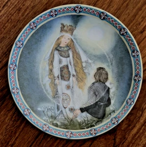 Collector Plate by Sulamith Wulfing A Woman’s Love and Life Series Signed - Picture 1 of 6