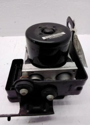 2009-2010 Jeep Grand Cherokee Commander ABS Anti-Lock Brake Pump Assembly OEM - Image 1 of 4