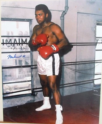 Muhammad Ali 8x10 Autographed Photograph Cassius Clay Boxing Champion Signed - Image 1 of 3