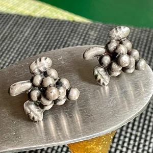 1" Mexico Silver Bunch Grapes w Stem Screw back Mid Century Earrings - Picture 1 of 3