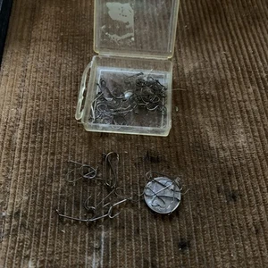 Vintage Fly Fishing Fly Tying Hooks Various Sizes Tiny - Picture 1 of 5