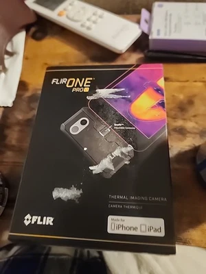 Cámara térmica FLIR One Pro LT grado profesional para teléfonos inteligentes IOS Lightning Foto 1 de 4