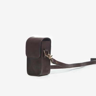 Bolso Bandolera para Cámara Lisboa Cuero ONA (Trufa Oscura)-Envío/Devoluciones Gratis Foto 1 de 4