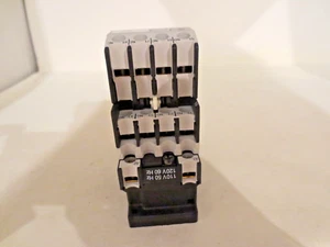 CONTACTOR MOELLER DIL R40 CON CONTACTO AUXILIAR 13DIL, 1NO 3NC - Imagen 1 de 7
