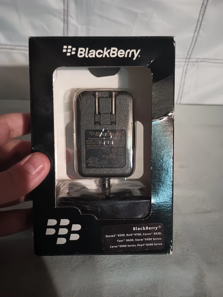 New Original OEM Blackberry Home Wall AC Charger Storm 2, Curve, Tour, Pearl  - Image 1 of 4