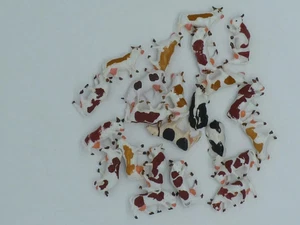 STARLUX LOT N°2 DE VACHES EN PLASTIQUE DE 2/3 CENTIMETRES POUR DIORAMA - Picture 1 of 4