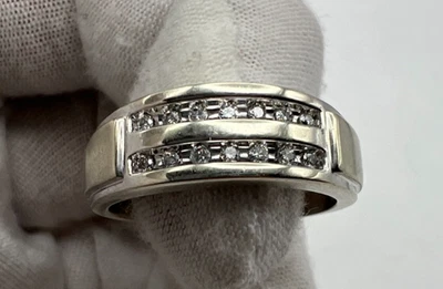 10k Solid White Gold Mens Band Ring with Diamonds 1/5 TCW, Size 10.5, 5.3 grams - Image 1 of 4