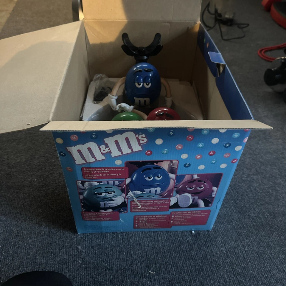 Teléfono animado M&Ms de colección se enciende y habla completo en caja Foto 1 de 4