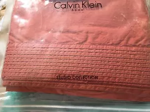 Nuevas fundas de almohada Calvin Klein punto dividido 300 hilos King zumaque - óxido - Imagen 1 de 2
