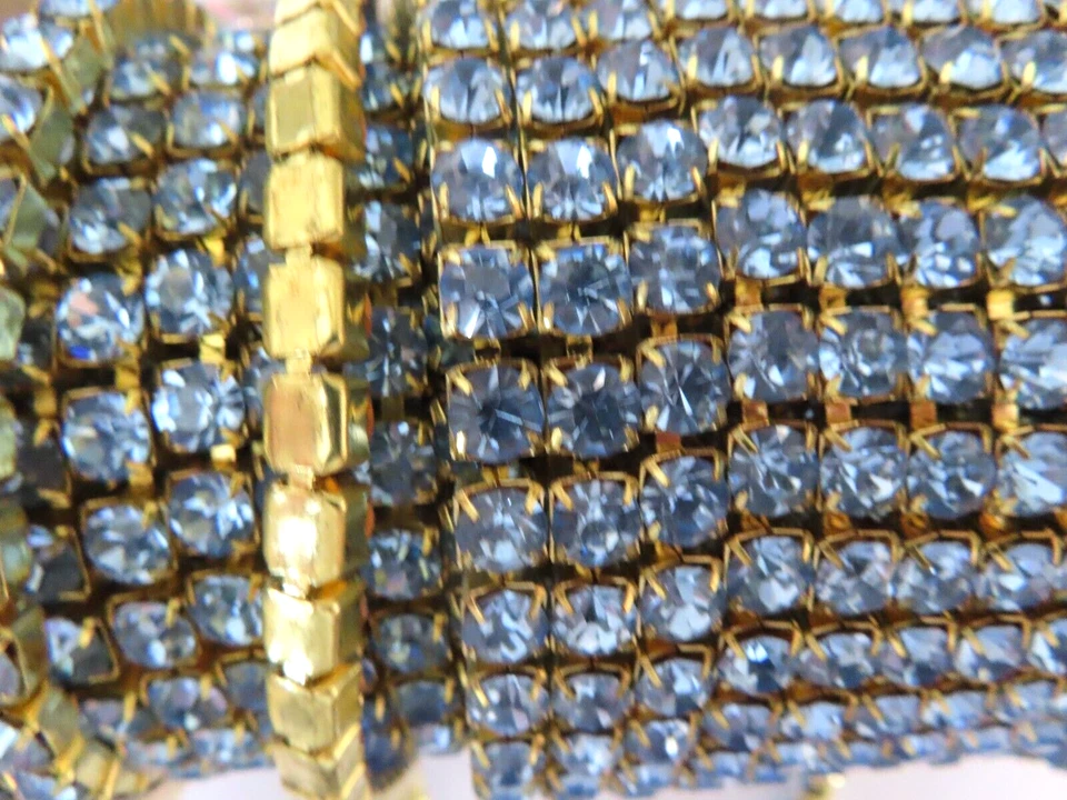 Cadena de diamantes de imitación Swarovski de 3 pies 29ss zafiro claro/latón. Foto 1 de 1