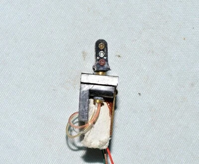 N Scale 3-Light Fiber Optic Railroad Signal - Image 1 of 4