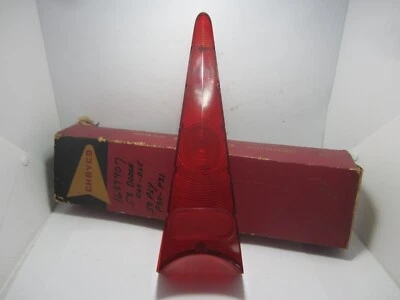 Lente de luz trasera Plymouth Belvedere Fury Plaza Savoy 57 NOS 1689907 Foto 1 de 4