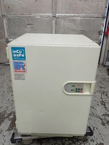 Sanyo Model MCO-17AIC CO2 Direct Heat Laboratory Incubator - Picture 1 of 12