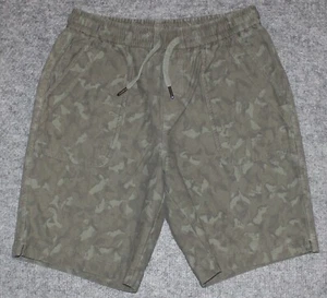 ATHLETA FARALLON CAMO BERMUDA SHORT 9" Ins 588591 Green Camouflage sz 8 Shorts - Picture 1 of 4
