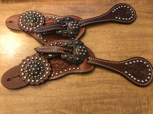 Schausteller Floral verzierte Leder Stirnriemen mit gravierten Schnallen BEIZT NEU - Bild 1 von 4