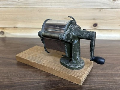 RARO Rodamiento de Bolas Boston Nº 2 Afilador de Lápices 6 Agujeros Montaje de Escritorio COMO NUEVO Foto 1 de 4