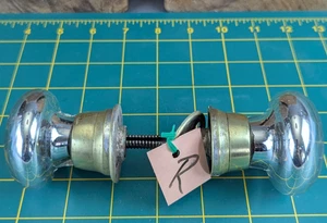 Antike viktorianische Quecksilber Glas Türklinken 2,25" Messing Rosetten Gewindespindel 9R - Bild 1 von 6