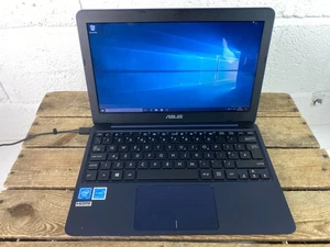 Asus E200H laptop, 11"6' Intel Atom ×5 Z8300 , 32GB /2GB - Picture 1 of 10