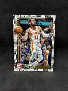 2025-26 Topps Trae Young #61 Season Tip Off Atlanta Hawks - Bild 1 von 2