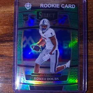 2022 Select Dragon Scales Blue Romeo Doubs Rookie Green Bay Packers (2) - Picture 1 of 4