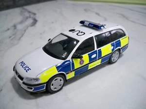 1:43rd Code3 2D Models VAUXHALL OMEGA ESTATE WILTSHIRE POLICE TRAFFIC CAR. - Picture 1 of 6