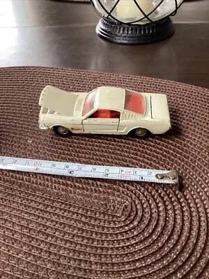 复古 Dinky Toys #161 福特野马 Fastback 2+2 压铸模型门开式汽车 — 第 1/4 张图片