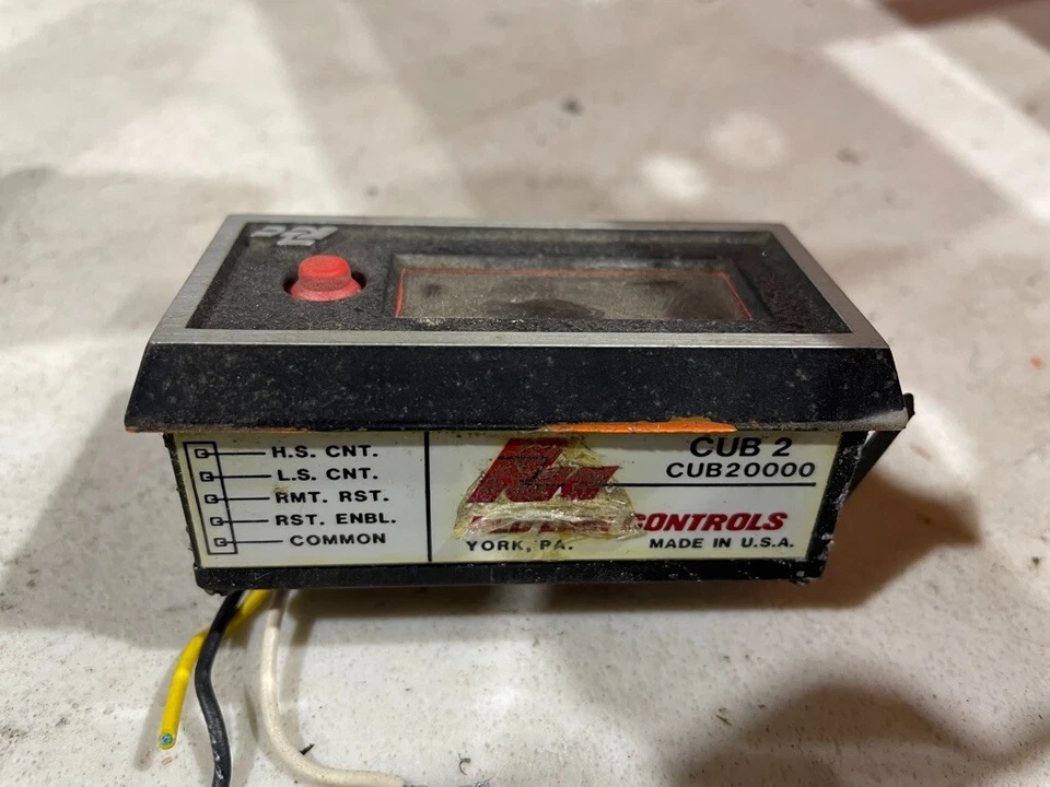 RED LION CONTROLS CUB2L8 TIMER   B190 - Image 1 of 1