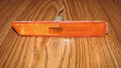 CADILLAC STS FRONT SIDE MARKER LIGHT RH 2005-2009 OEM PASSENGER - Image 1 of 2