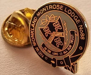 Masonic NEW MONKLAND MONTROSE LODGE No88 Pin Badge Scottish Constitution SC - Foto 1 di 2