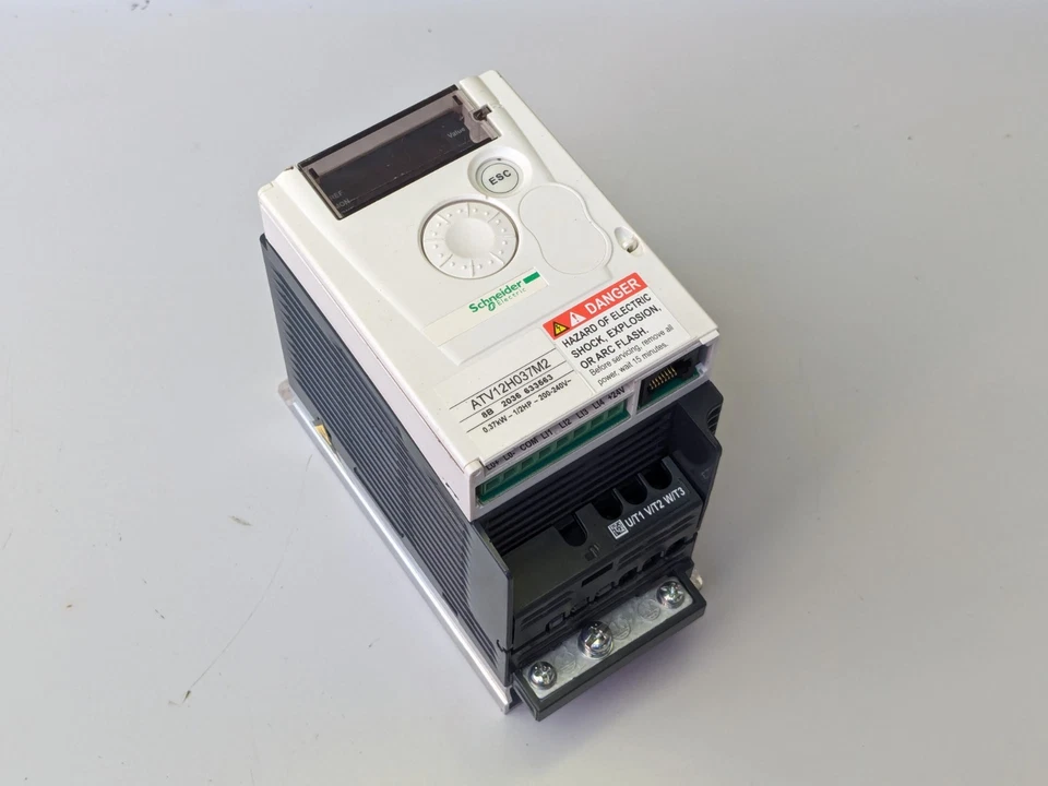 Schneider Electric variateur ATV12H037M2 Inverter 0,37 Kw / 0,5 HP Monophase - Photo 1/4