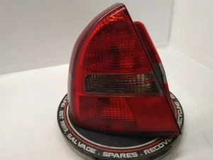Luz trasera exterior izquierda pasajeros Mitsubishi Carisma 2003 NSR - Imagen 1 de 6