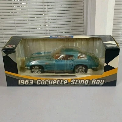 1963 CHEVY CORVETTE STINGRAY SPLIT WINDOW Crown Premiums  NAPA Blue 1:24 Diecast - Image 1 of 4