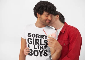 Camiseta de algodón orgánico para hombre Lo siento niñas Me gustan los niños Divertida lema del orgullo regalo gay - Imagen 1 de 3