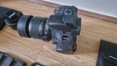 Nikon D5200 24.1MP Digital SLR Camera - Black Kit - Image 1 of 4