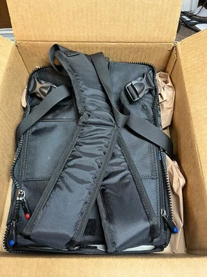 Caja Abierta - Nueva Gorra Mochila "Pack Cap Trasera" para Bolsas Brightline Flight/Laptop Foto 1 de 4