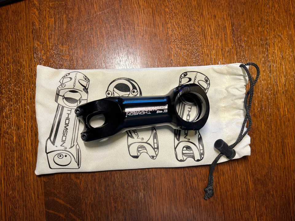 Vástago Thomson X4 Elite aluminio negro, 10 grados, 100 mm de longitud, abrazadera de 31,8 mm Foto 1 de 1