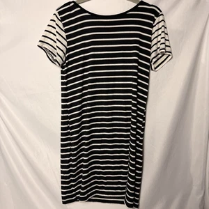 Klassisches schwarz-weiß gestreiftes Kurzarm T-Shirt Kleid Freizeit Strick Gr. L - Bild 1 von 4