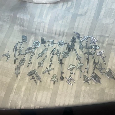 LEGO Bionicle Mini Armas Lote Mini Figura Accesorio Hacha Bastón Espadas Plata 40 Foto 1 de 4